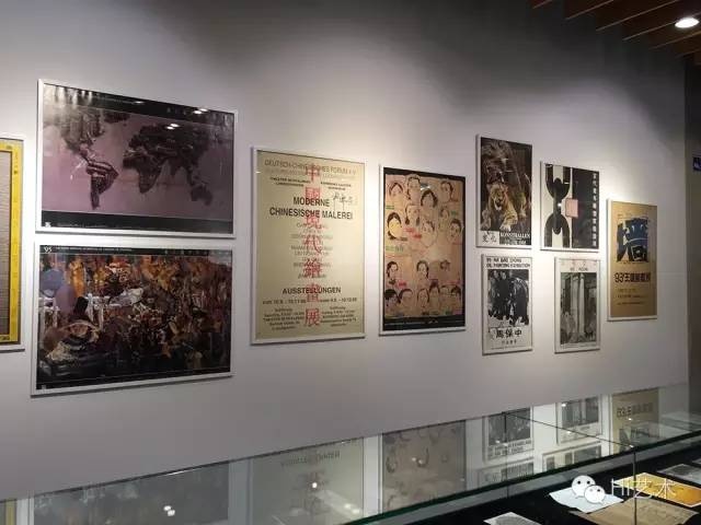 “关于展览的展览：90年代的当代艺术展示”展览现场
