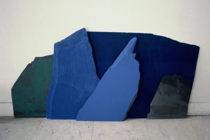 
梅瑞尔·瓦格纳 《景观》 87×41×21英寸
石板面上丙烯与油画棒 1986-1987
